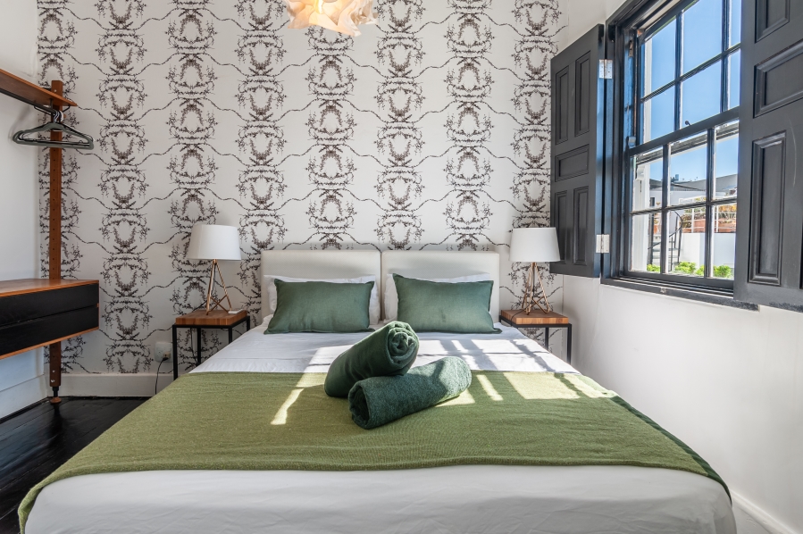 To Let 2 Bedroom Property for Rent in Green Point Western Cape